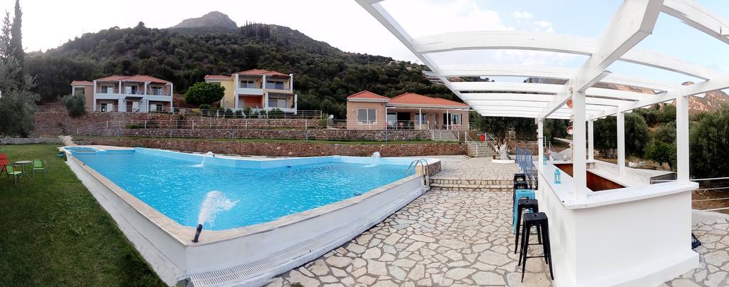 Hotel Theasis Paralia Sergoulas Eksteriør billede